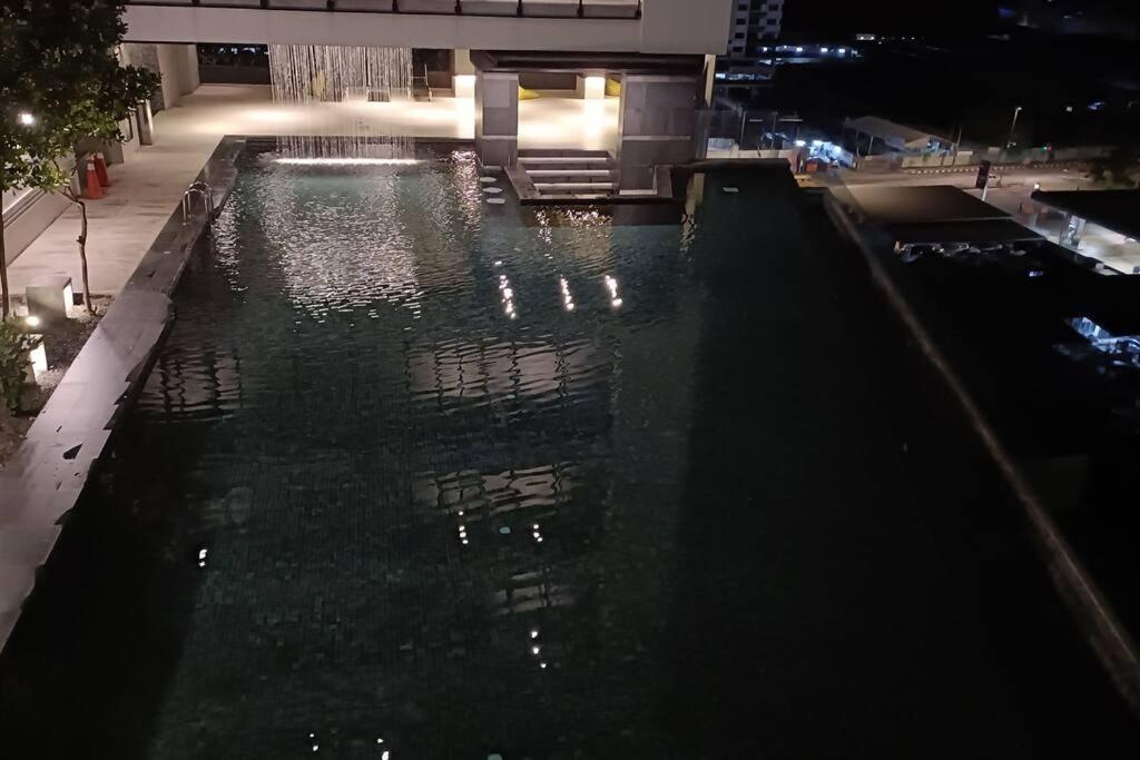 Cozy Flexus Signature 4 Guests Pool Nflix Hbo Κουάλα Λουμπούρ Εξωτερικό φωτογραφία